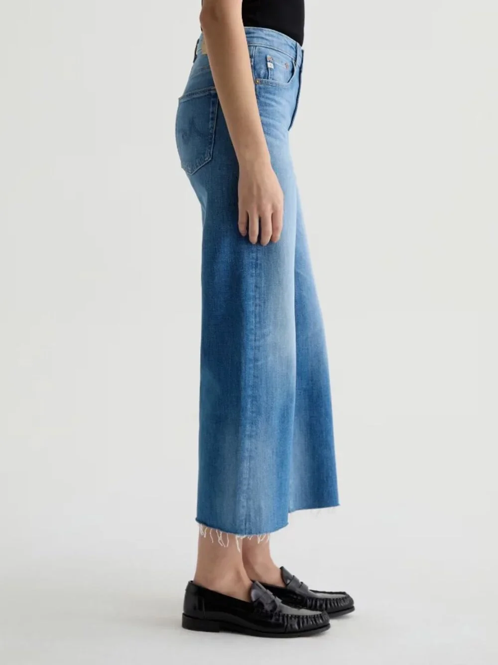 A Golde Saige High Rise Wide Leg Cropped Jean